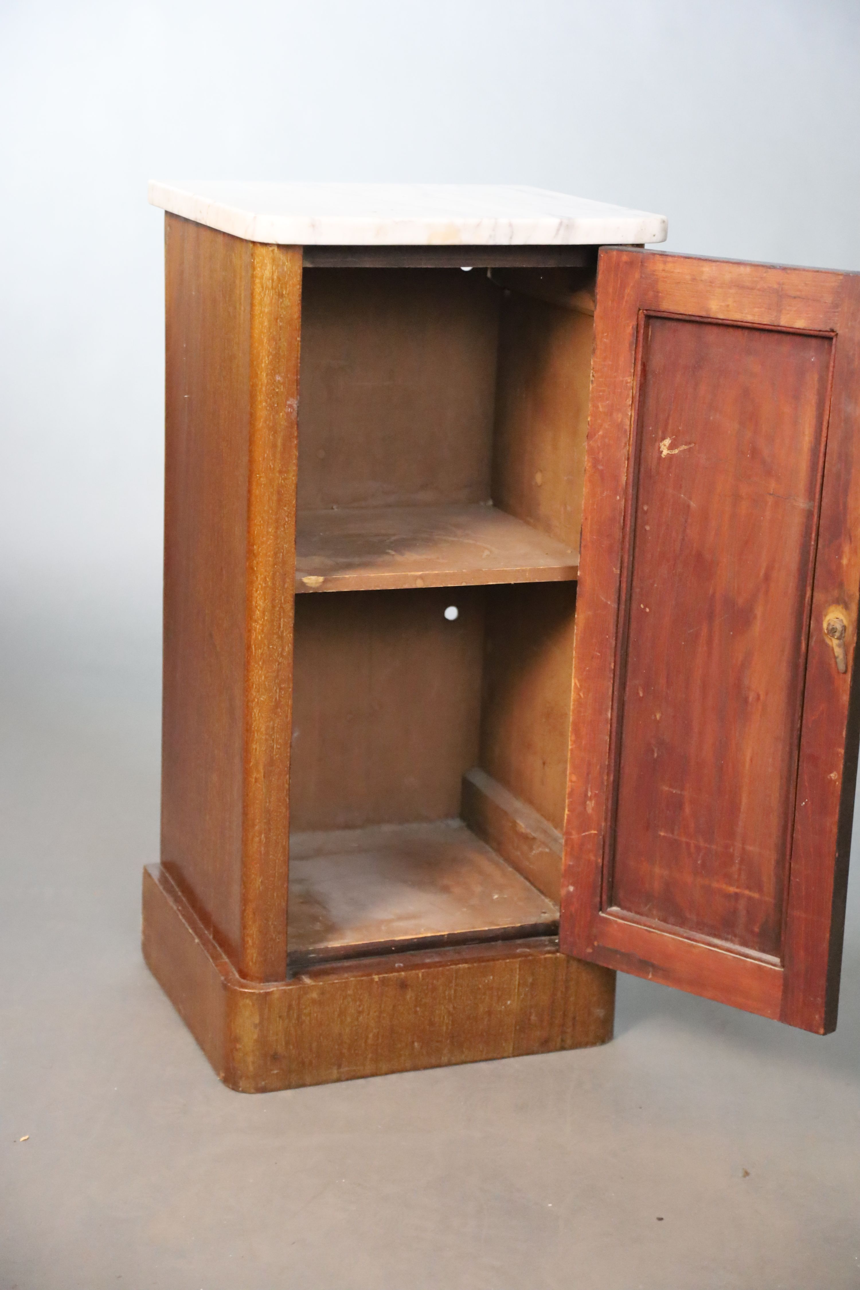 A late Victorian mahogany pot cupboard, W.38cm D.33cm H.77cm